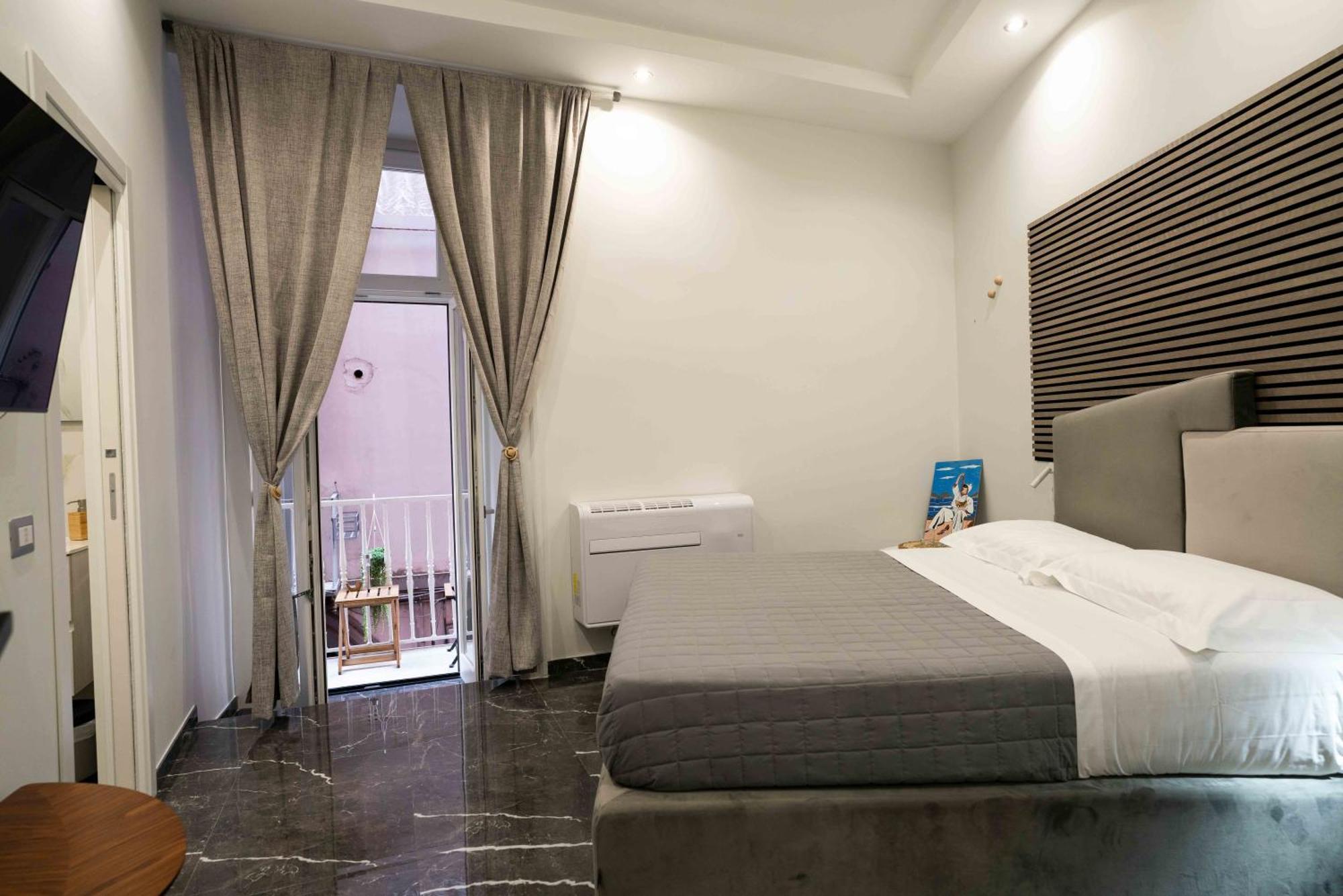 Worldwidesuites Nápoly Kültér fotó