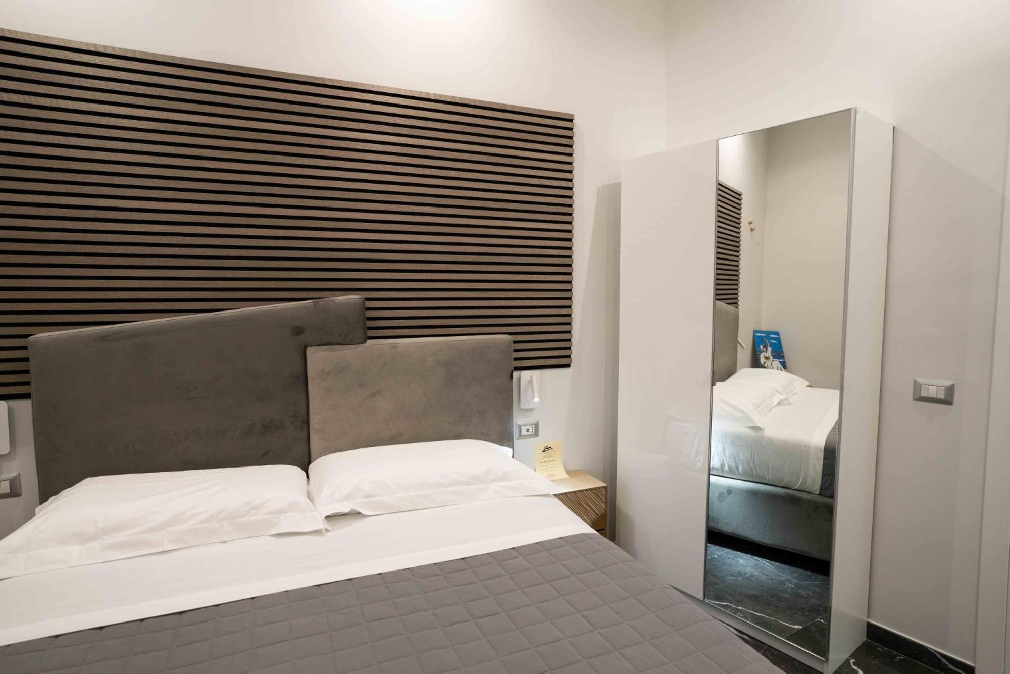 Worldwidesuites Nápoly Kültér fotó